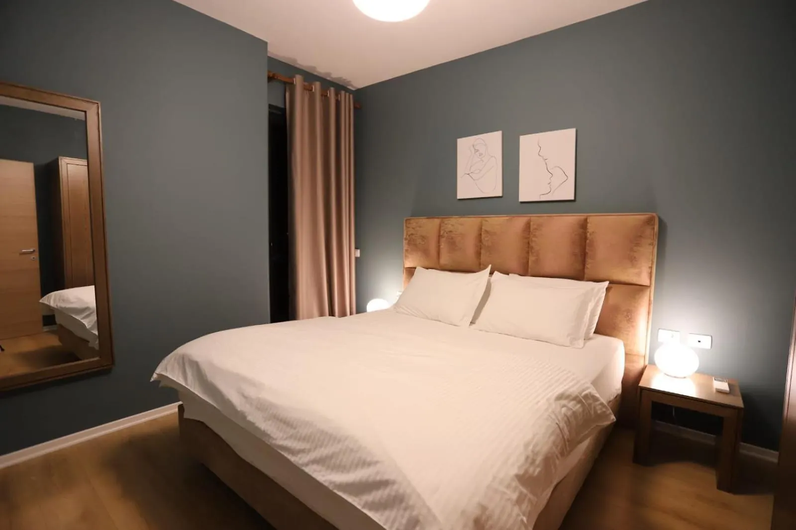 Tirana Center Apartament Albania